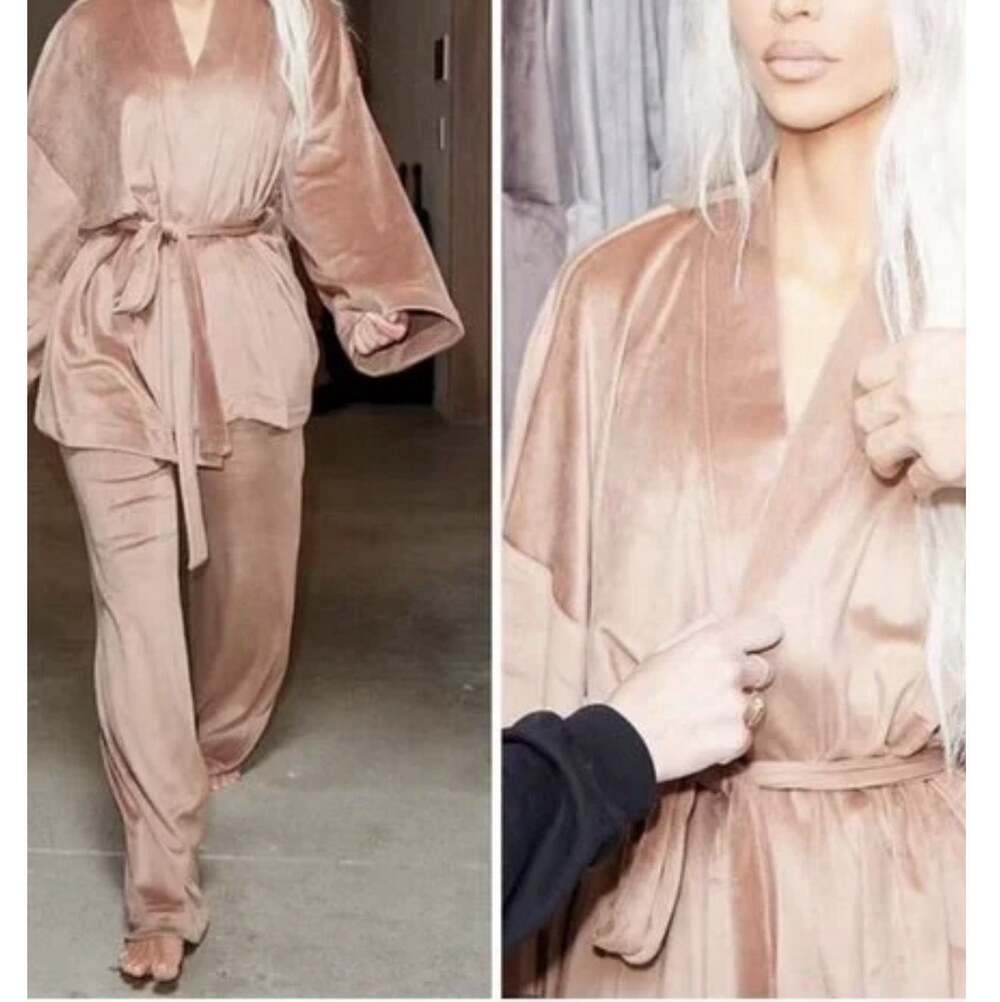 💕SKIMS💕 Velour Fleece Wrap Sleep Set (Robe + Pajama Set) ~ Medium A624